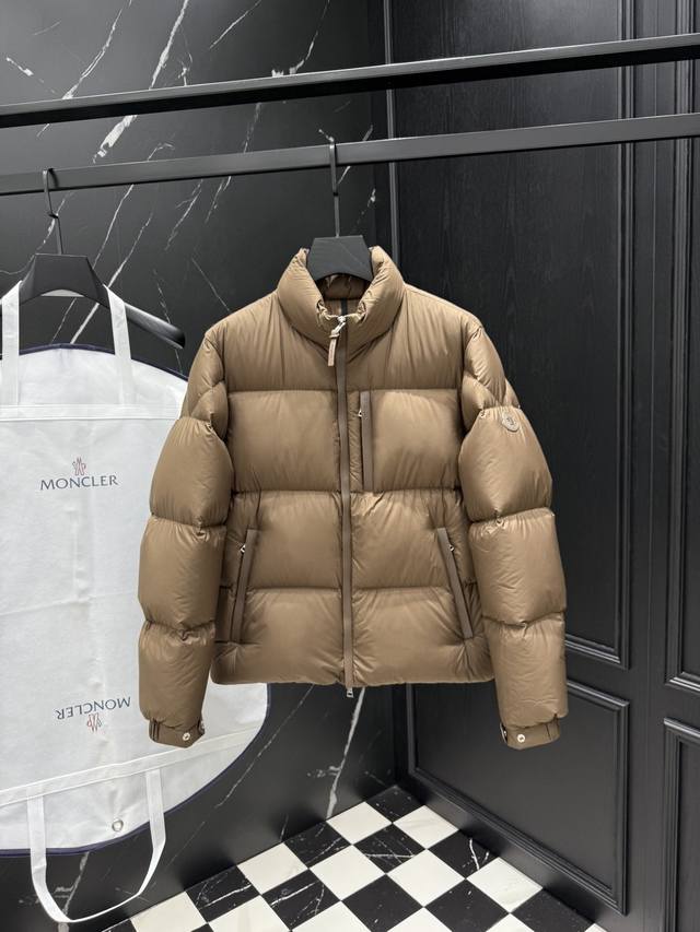 Moncler Besbre Men's Short Business Loose Lightweight Down Jacket for Autumn/Win