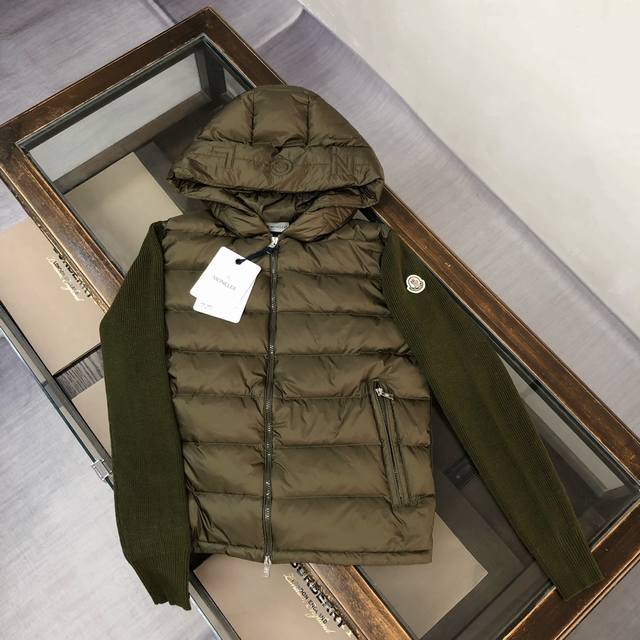 Moncler 25Fw Autumn/Winter New Arrival: Wool Sleeve Patchwork Hooded Down Jacket