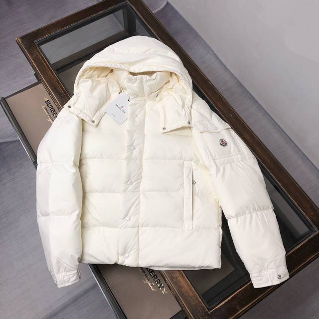 Monockey Hanovcrtan Matte Short Mayan Down Jacket! This short down parka is made