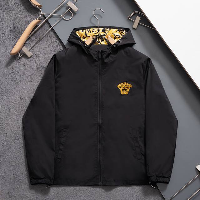 J7039# 2026 Versace Windproof Jacket, Sizes M-Xxxl