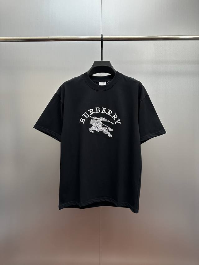 Burberry Embroidered Horse Black T-Shirt Made with 320g fabric, this classic bla