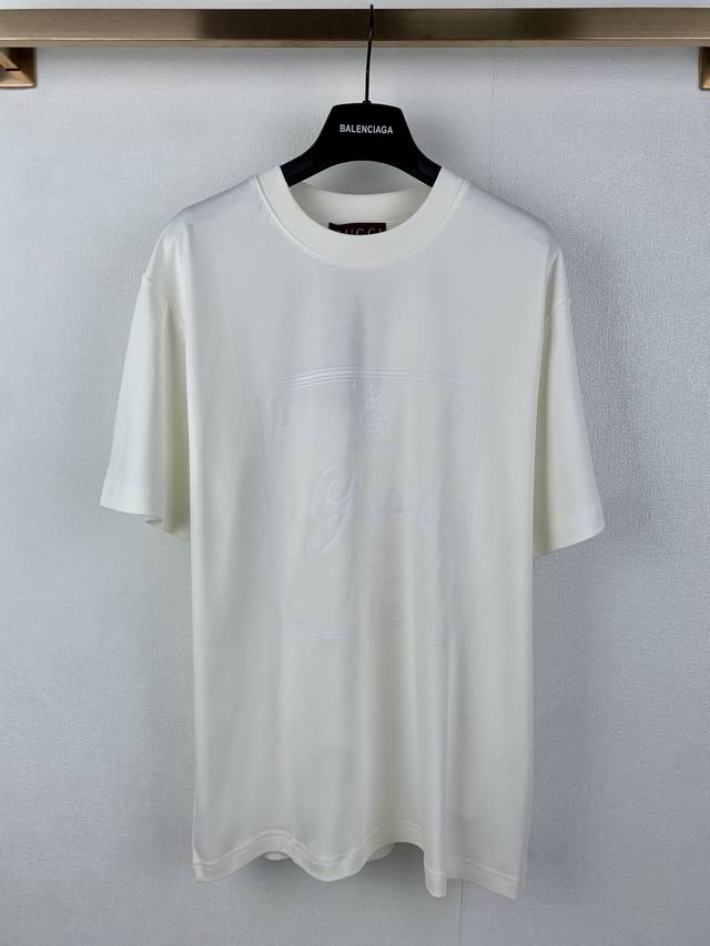 Gucci Vintage Print Soft Knit Cotton Short-Sleeve T-Shirt Fabric: 60-count singl