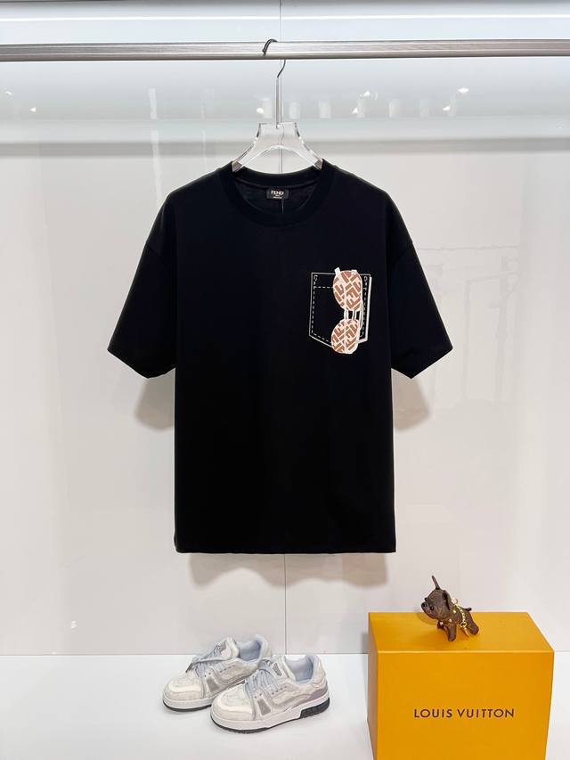 Fendi High-Quality 320g Crew Neck Short Sleeve T-Shirt. Features the brand's cla