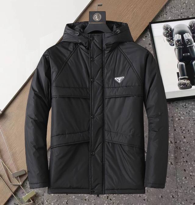 Prada 2025 Autumn/Winter New Cotton-padded Jacket. This jacket, touted as the m