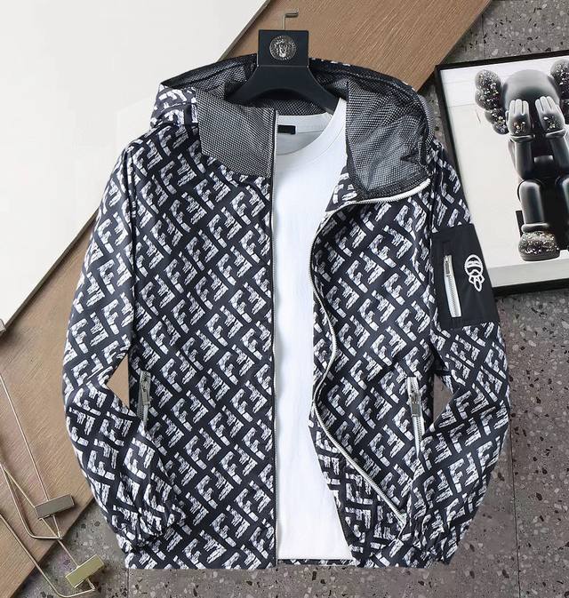 Fendi 2025 Fall New Arrival Jacket. A runway piece in perfect condition, comfort