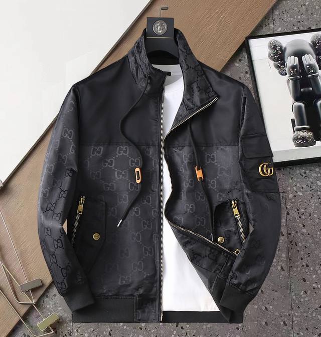Gucci 2025 Fall New Arrival Jacket. A runway piece in perfect condition. Revers