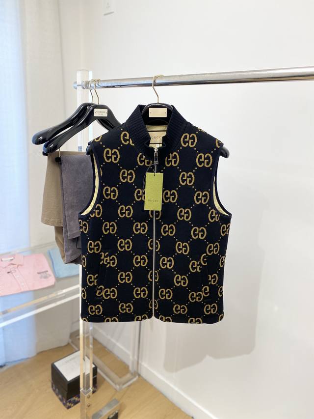 Gucci 2025 New Wool Knitted Vest, stylish and chic, top-quality digitally posit