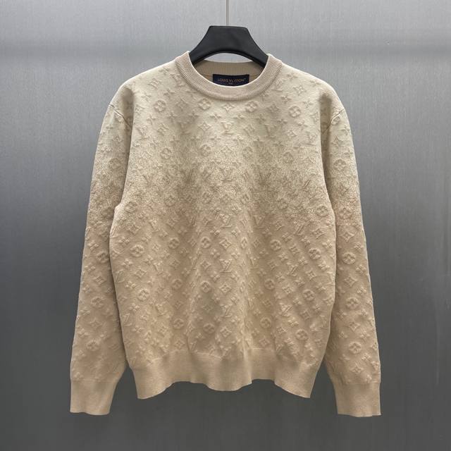 Lu Embossed Gradient Bleached Knit Jacquard Crew Neck Top Size: S-XL This fine c