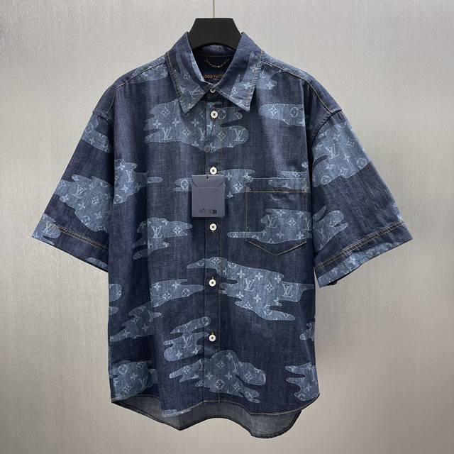 Lu Cloud Chambord Short-Sleeve Shirt Size: S-XL This chambord short-sleeve shirt