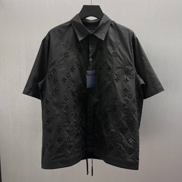 Floral Embroidery Short-Sleeve Shirt ( ) Size: S-XL ( ) This short-sleeve shirt