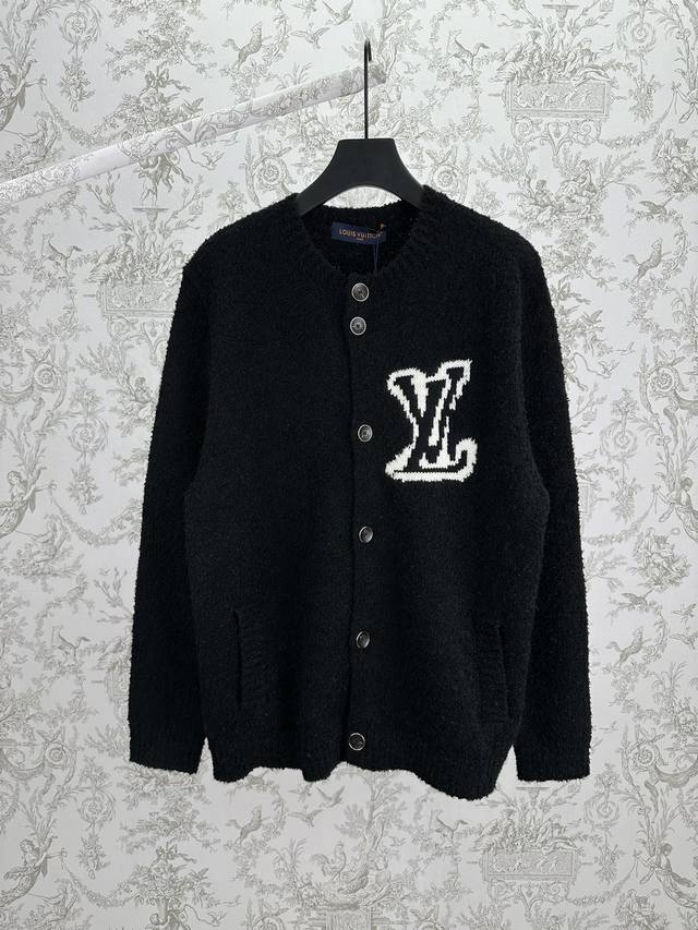 Louis Vuitton 25Ss New Thick Knit Intarsia Cardigan. This modern collarless car