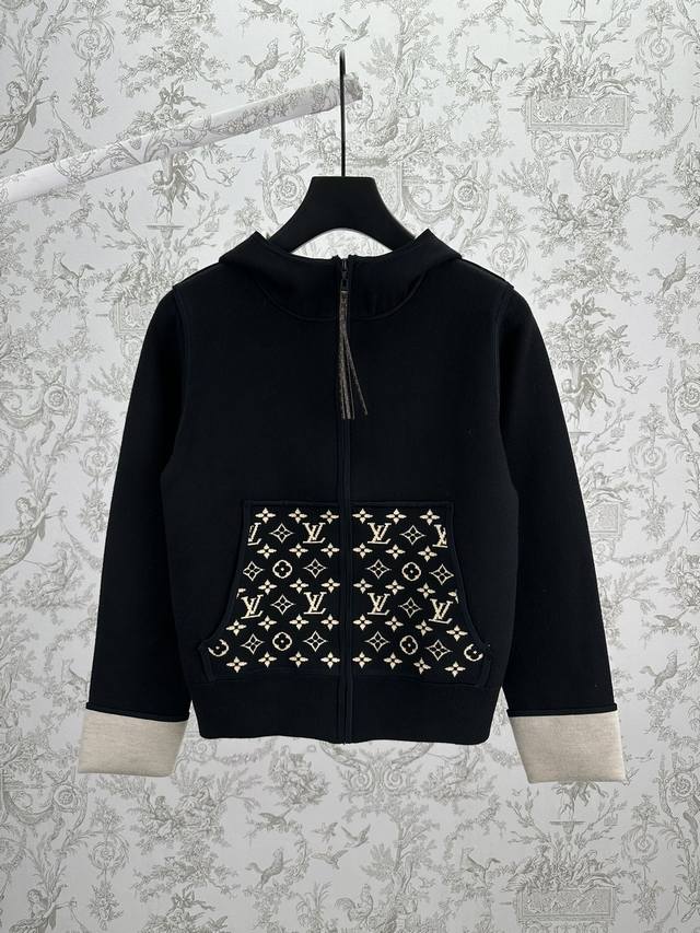 Louis Vuitton 25Ss New Monogram Zip-Up Hoodie. This hoodie is crafted from a co