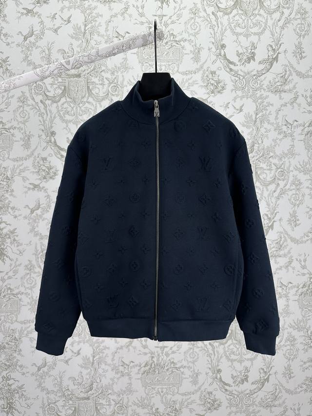 Louis Vuitton 25Ss New Monogram Embossed Sweatshirt. This cotton knit sweatshir