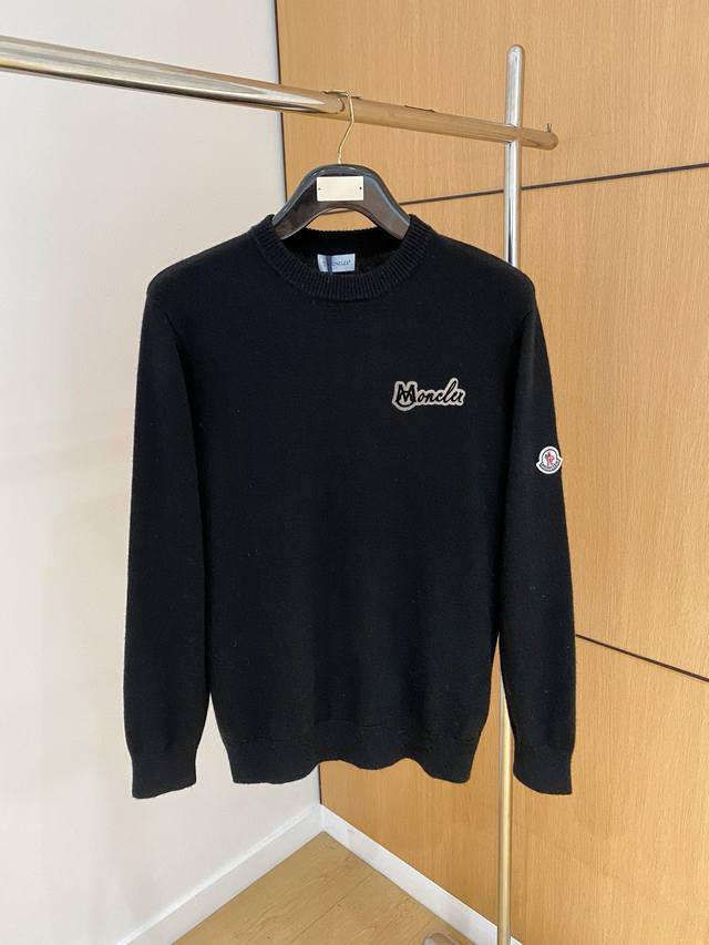 Moncler exquisite logo crew neck sweater Premium wool blend sweater for men and