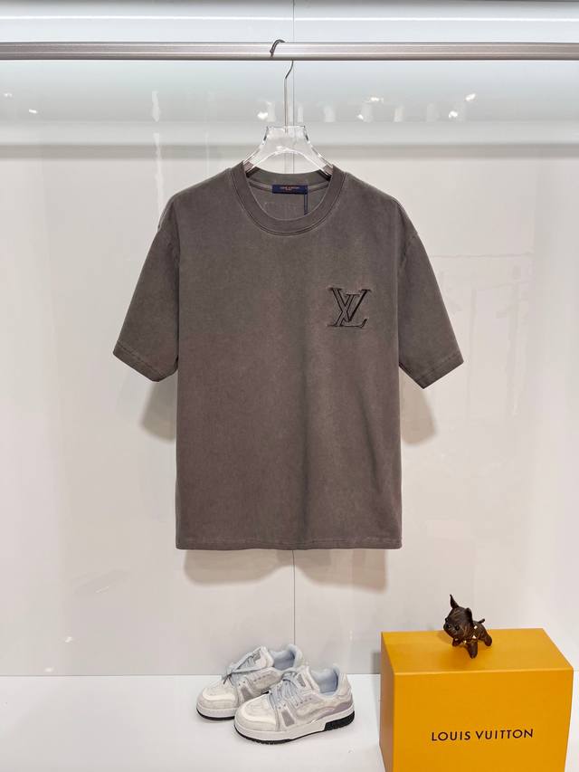 Louis Vuitton High-Quality 320g Crew Neck Short Sleeve T-Shirt. Brand Classic 1V