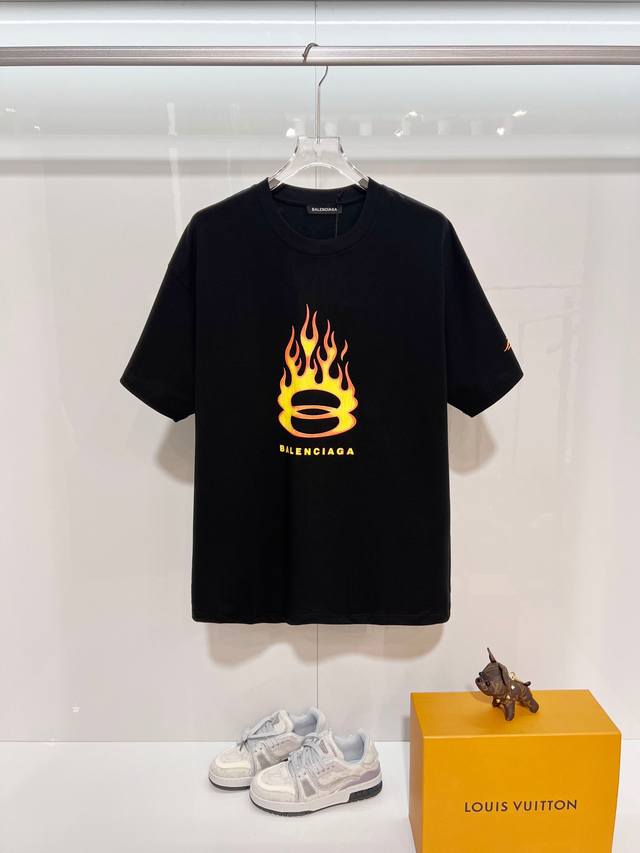 Balenciaga High-Quality 320g Crew Neck Short Sleeve T-Shirt. Features the brand'