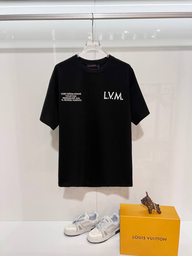 Louis Vuitton High-Quality 320g Crew Neck Short Sleeve T-Shirt. Brand classic 1V