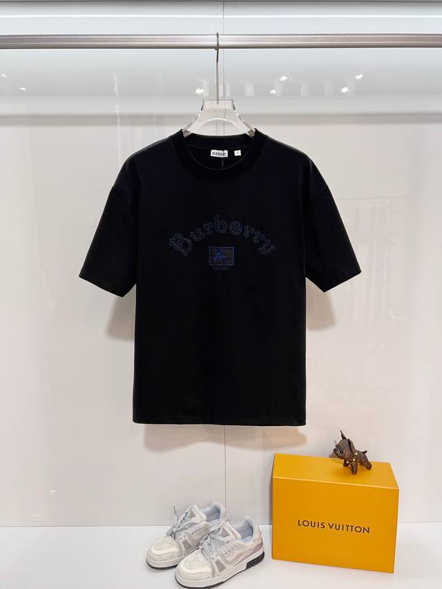 Burberry High-Quality 320g Crew Neck Short Sleeve T-Shirt. Features the brand's