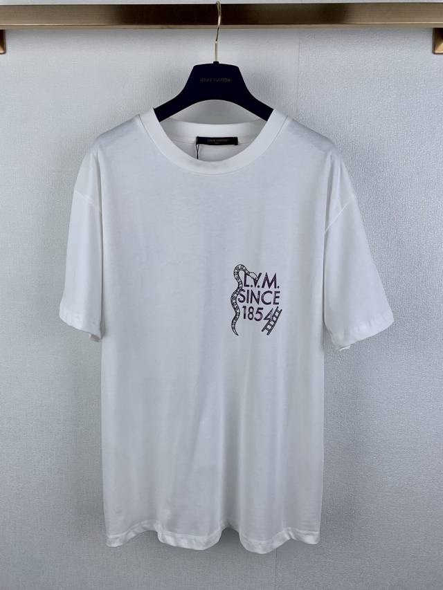Louis Vuitton New Printed Snake Short-Sleeve T-Shirt. This T-shirt is made of li