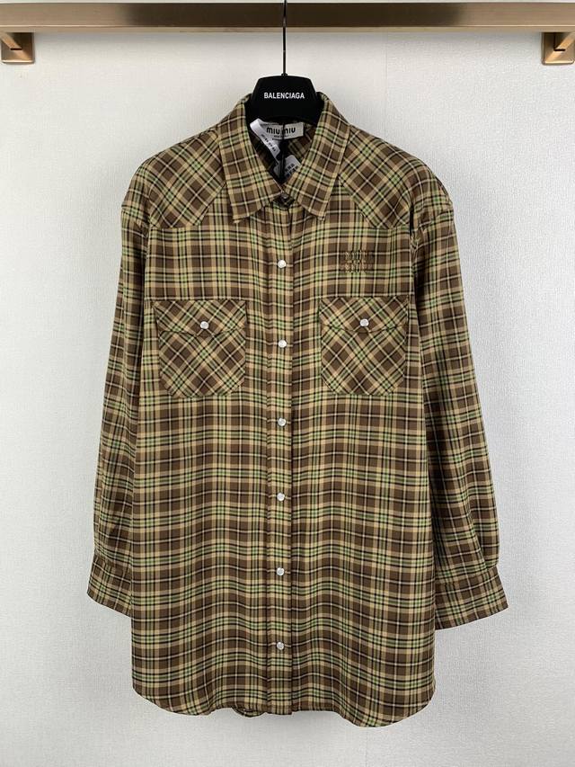 Miu Miu single-breasted long-sleeved plaid shirt with a turn-down collar. Authen