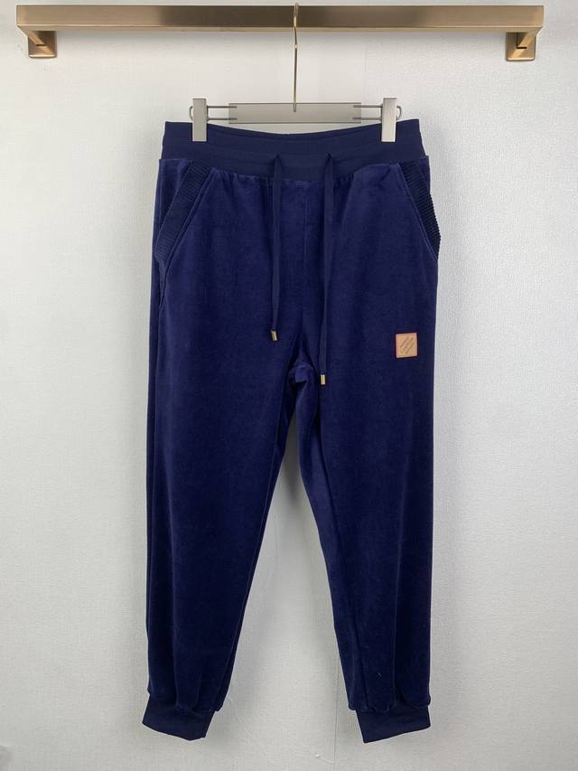 Louis Vuitton solid color badge casual trousers. Custom fabric, 1:1 custom hardw