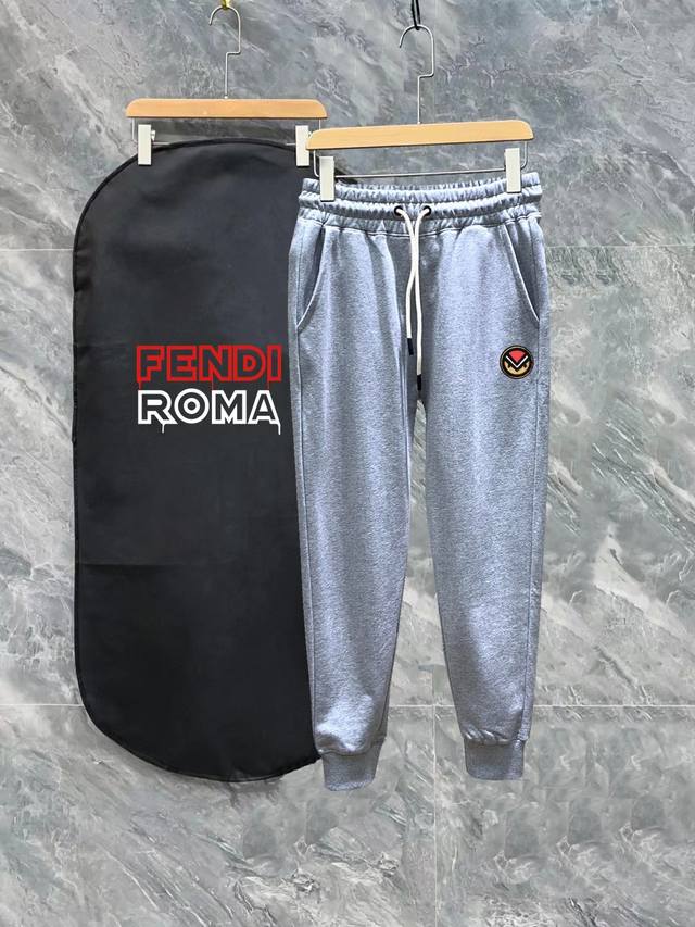 Fendi Fall/Winter Show Style Slim Fit Minimalist Logo Sweatpants. Made in China