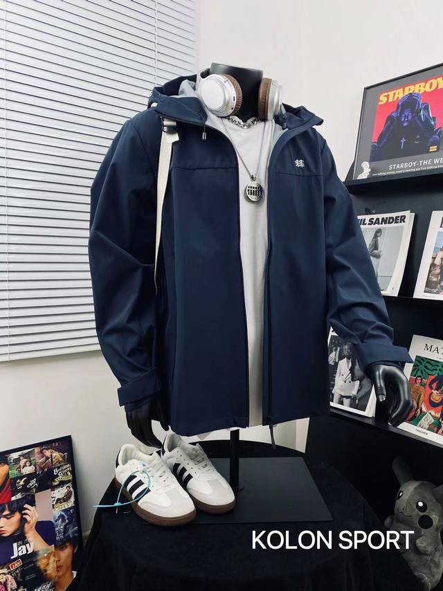 Kolon Sport Outdoor Essential Workwear Style Heavy-Duty Hooded Windbreaker. A s