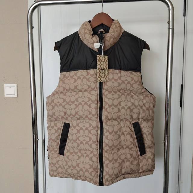 Coach Autumn/Winter New Down Vest, High-End Custom Filling, Top-Quality Nationa
