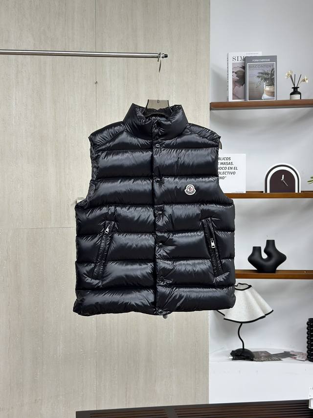 Top Version Moncler Stand Collar Hoodless Down Vest This down vest is Moncler's