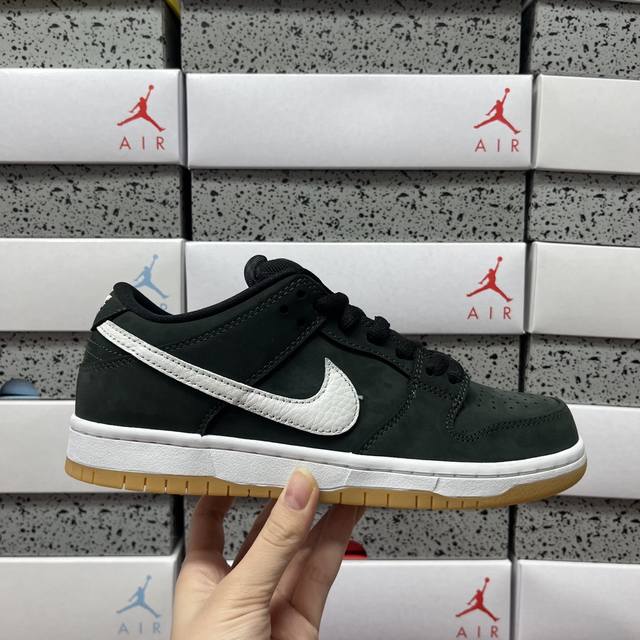 S2# Nk Sb Dunk Low Pro Black & White Raw Gum Cd2563 006 Size: 36 36.5 37.5 38 38
