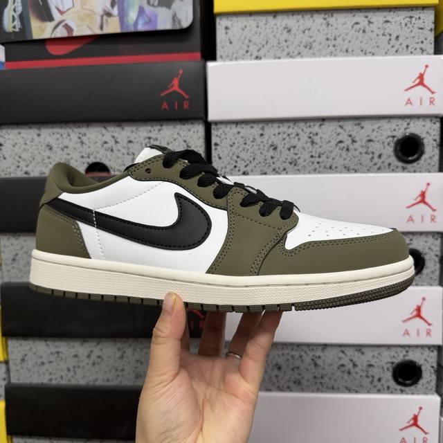 Small Dt AJ1 Low Og