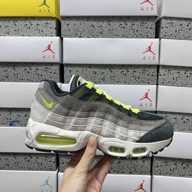 Gx Max95 Reverse Black/Grey Collaboration Hm4738 001 Sizes: 40-48.5