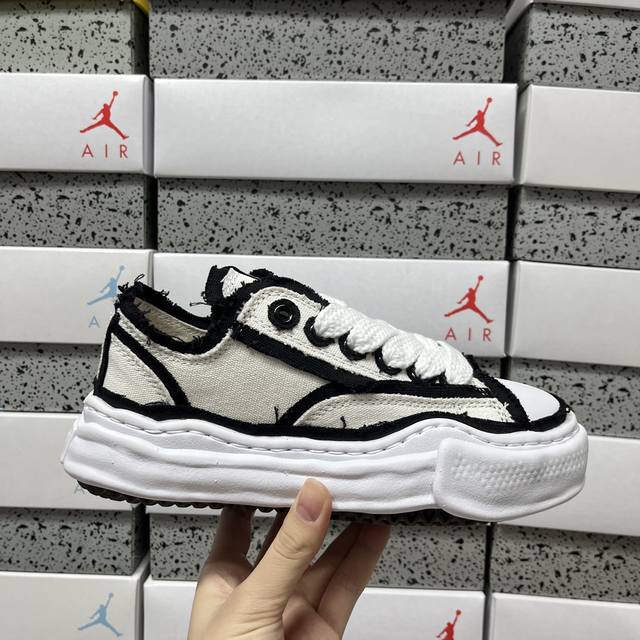 Genuine Mihara Yasuhiro Peterson Hank Og Sole Khaki Item No.: A09Fw721 Sizes: 3