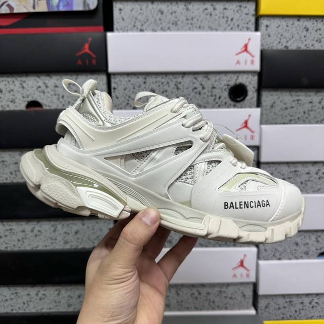 Good version Balenciaga Track 3.0 ( ) Sizes: 35 36 37 38 39 40 41 42 43 44 45 (