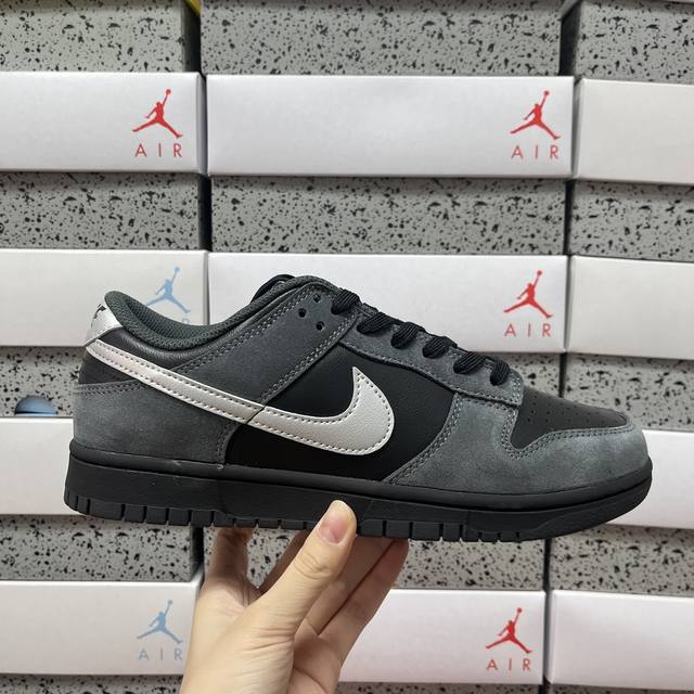 Yc Nike SB Dunk Low Grey/Black Ii7636 001 Sizes: 40 40.5 41 42 42.5 43 44 44.5 4