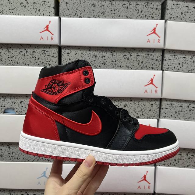 Sj Air Jordan Aj1 Retro High Black/Red Silk Fd4810 061 Size: 36 36.5 37.5 38 38.