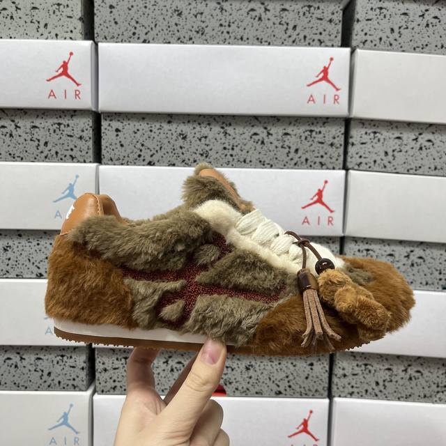 Authentic Loewe Ballet Runner 2.0 Sneakers, Loewe fleece-lined Ballet 2.0 series