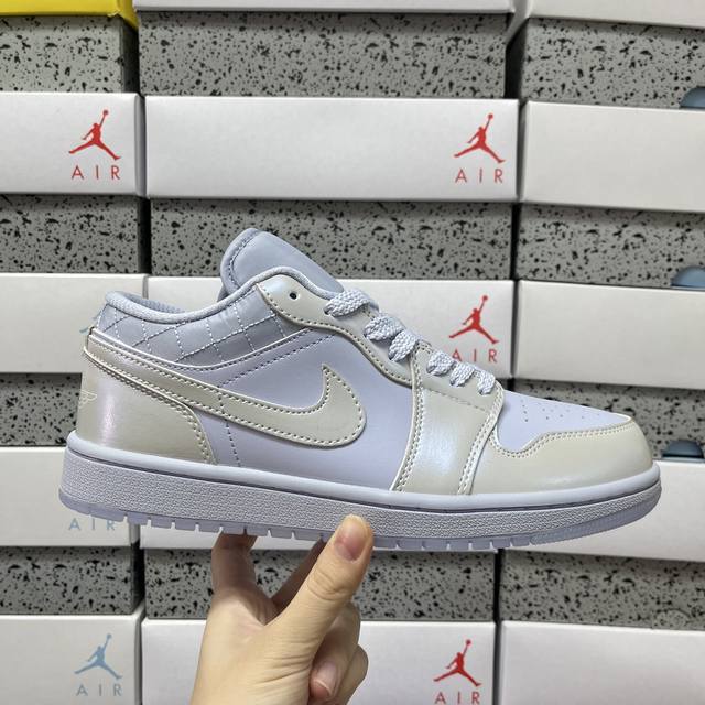 Small Dt Jordan Air Jordan 1 Low Se Blue Im5129 010 Sizes: 36 36.5 37 38.5 39 40