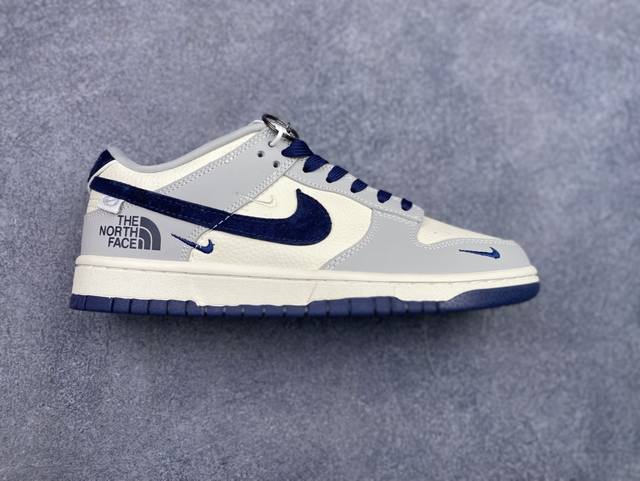 Nk Nike SB Dunk Low X Gucci Black and White Reflective Material. Made with origi