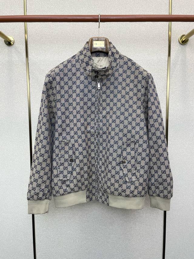 Gucci is going all out to release this new original single-piece men's casual de