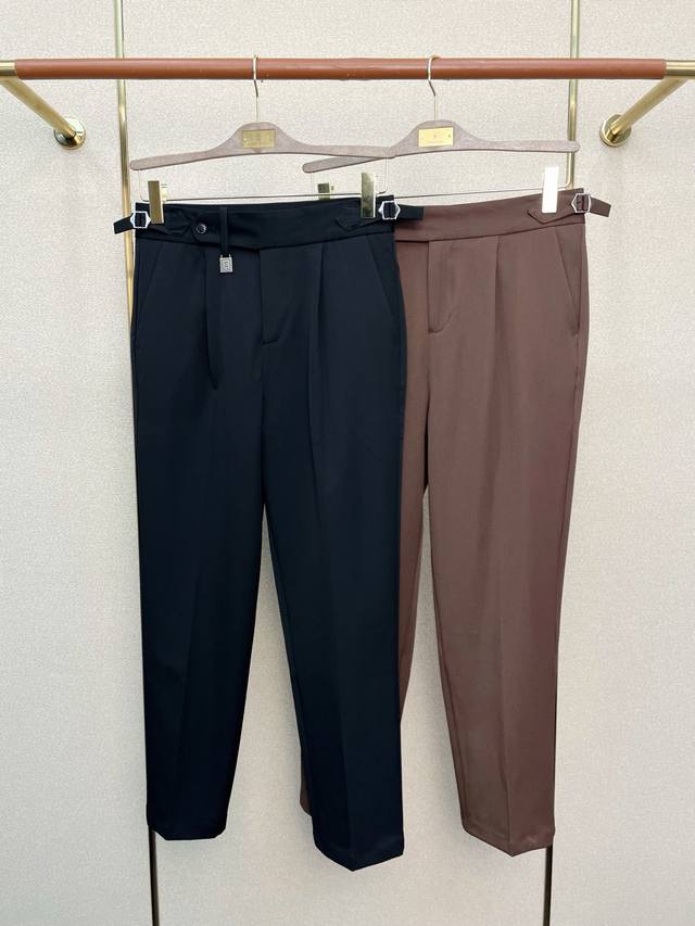 Dolce & Gabbana's latest high-end casual trousers, a must-have item! Made with c
