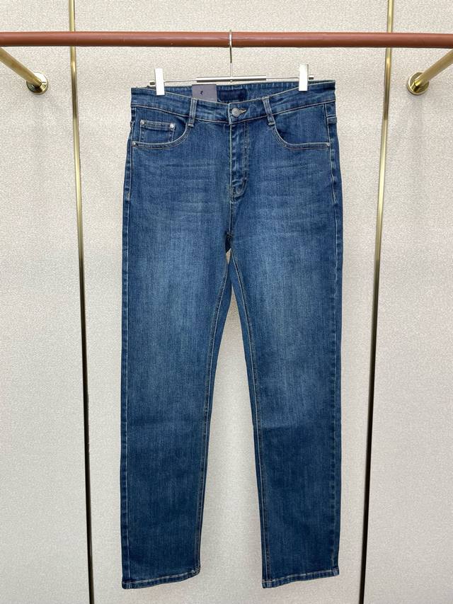 Prada's latest high-end casual jeans, a must-have! Made with custom-made, breat