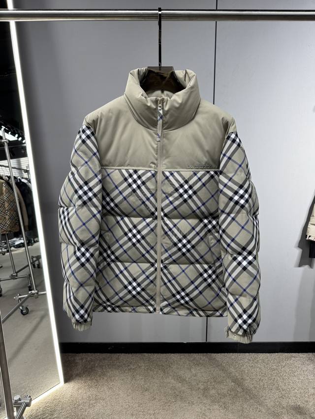 25 Autumn/Winter New Arrival: Burberry Classic Check Down Jacket, Imported Fabri