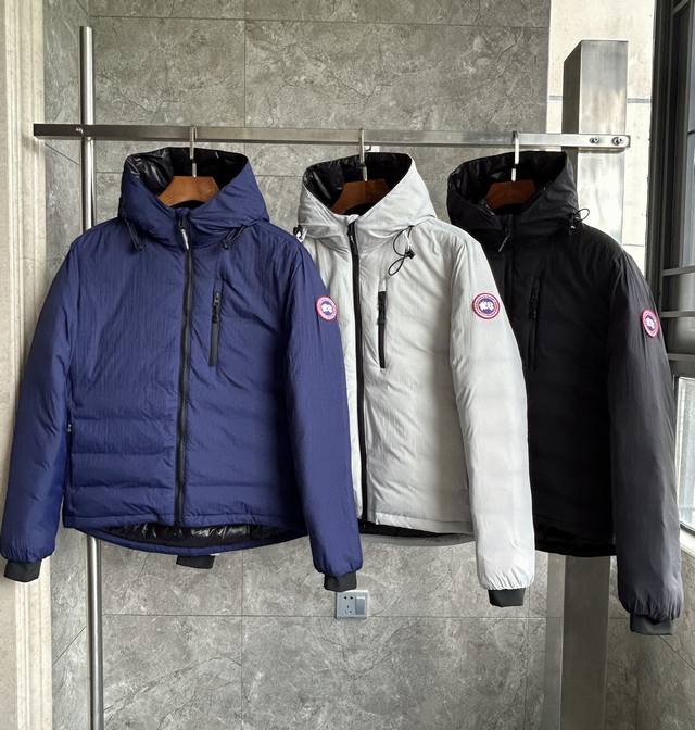 Canada Goose Lodge Men's Matte Hooded Lightweight Down Jacket, Top Version, Styl