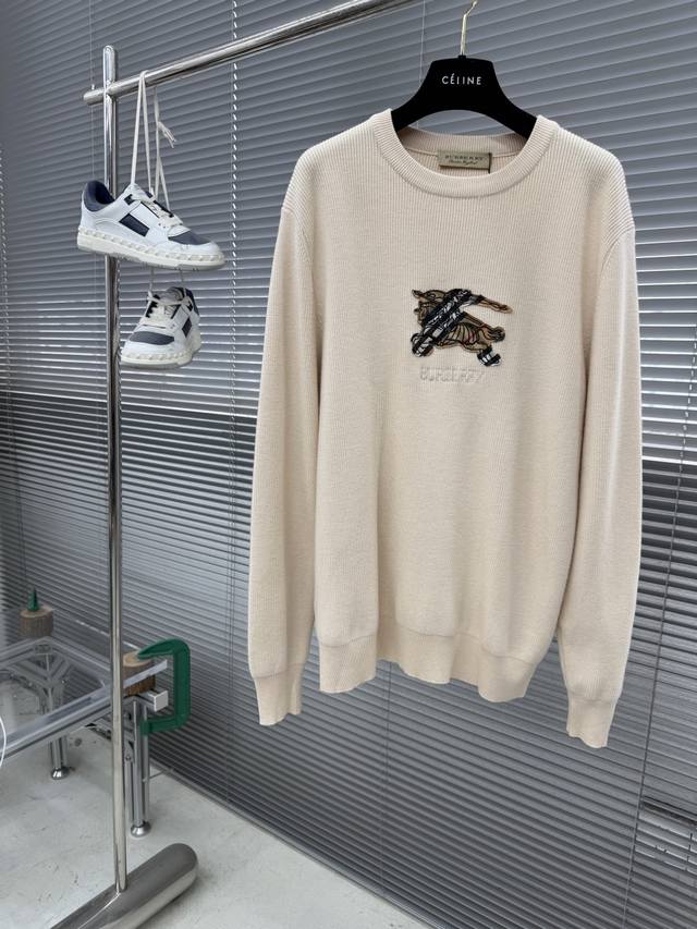 Bbr 2025Aw Autumn/Winter New Crew Neck Sweater. Made of wool blend knitwear, thi