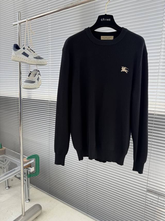 Bbr 2025Aw Autumn/Winter New Crew Neck Sweater. Made of wool blend knitwear, thi