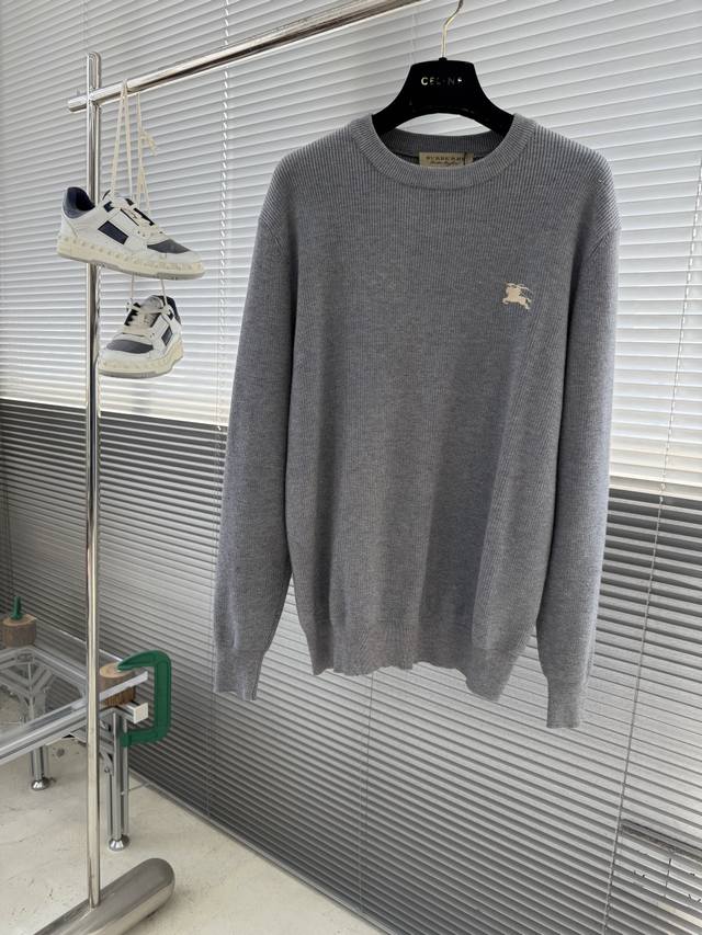 Bbr 2025Aw Autumn/Winter New Crew Neck Sweater. Made of wool blend knitwear, thi
