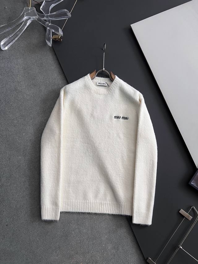Miu Autumn/Winter New Unisex High-Weight Knitted Wool Sweater with Color-Catchin