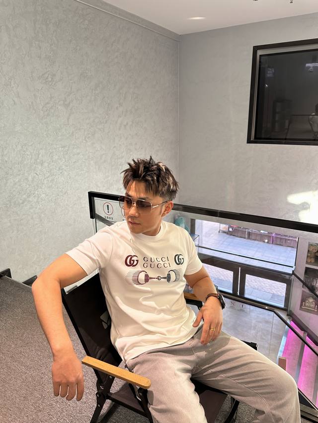 Gucc*Gu-Qi 25S New Modal T-Shirt. A very fun visual effect!!! The classic colorf