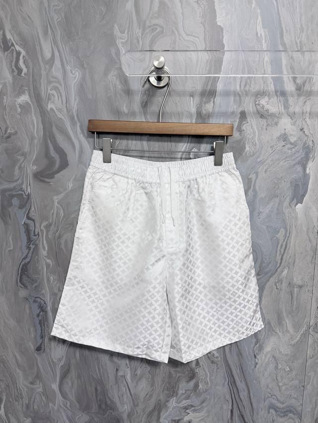 Louis Vuitton 25's new shorts continue the design of the 2025 Fall/Winter colla